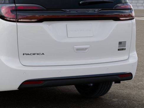 New 2027 Chrysler Pacifica Select FWD image 13
