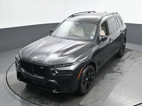 Used 2025 BMW X7 M60i image 44