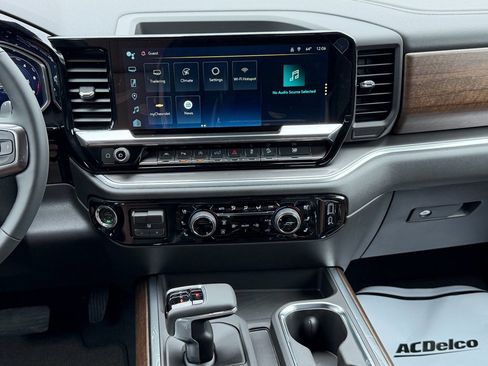 New 2026 Chevrolet Silverado 1500 High Country w/ Technology Package AWD/4WD image 18