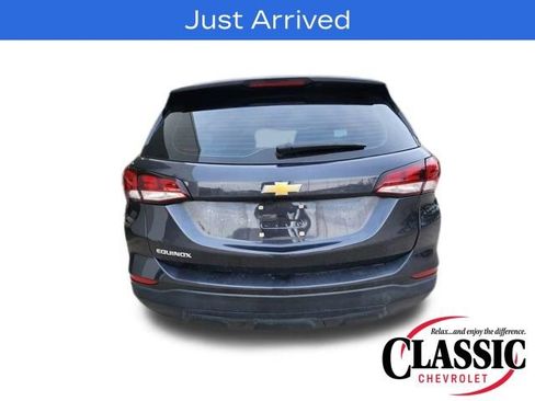 Used 2022 Chevrolet Equinox LS w/ LPO, Floor Liner Package image 9