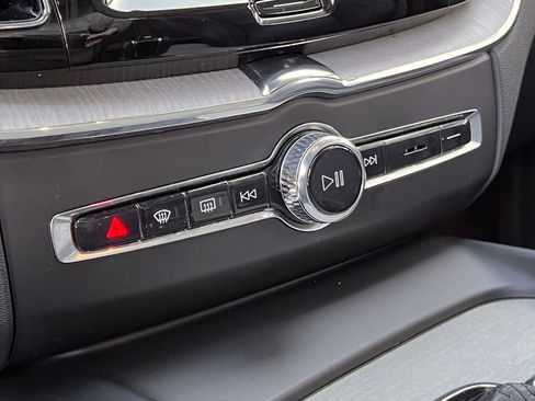 Used 2021 Volvo XC60 T5 Inscription image 27