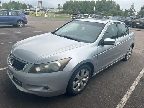 Used 2010 Honda Accord EX-L image 2