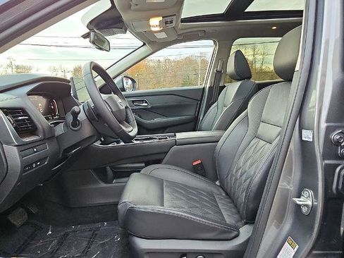 Certified 2025 Nissan Rogue Platinum AWD/4WD image 15
