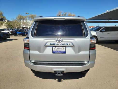 Used 2022 Toyota 4Runner SR5 image 5