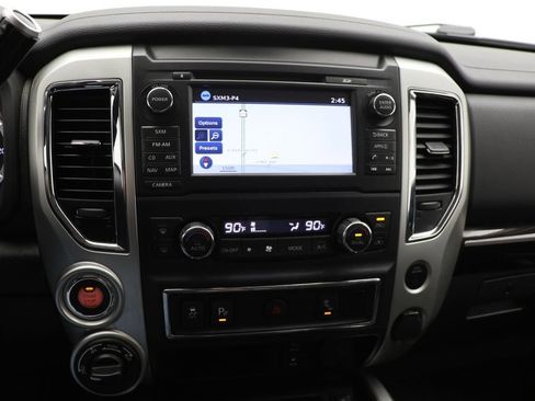 Used 2018 Nissan Titan SV w/ SV Convenience Package image 25