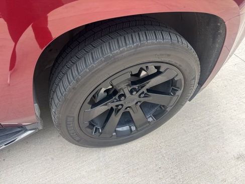 Used 2018 GMC Yukon XL Denali image 16