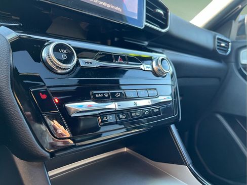 Used 2024 Ford Explorer ST-Line w/ Class IV Trailer Tow Package image 20