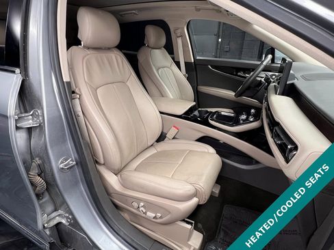 Used 2023 Lincoln Nautilus Reserve w/ Equipment Group 202A image 3