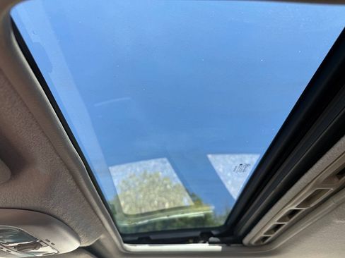 Used 2005 Nissan Sentra 1.8 S w/ (J01) Sunroof Pkg FWD image 21