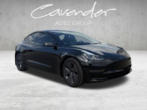 Used 2023 Tesla Model 3 Standard Range image 2