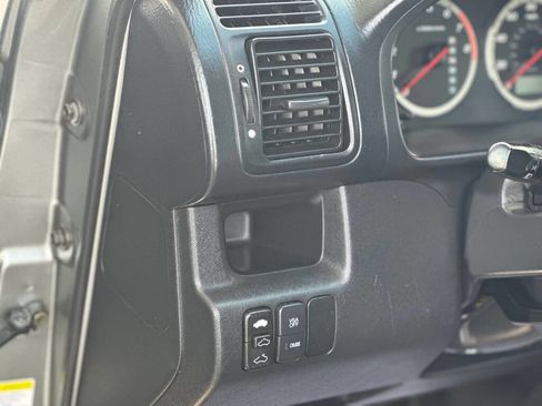 Used 2005 Honda CR-V EX image 16
