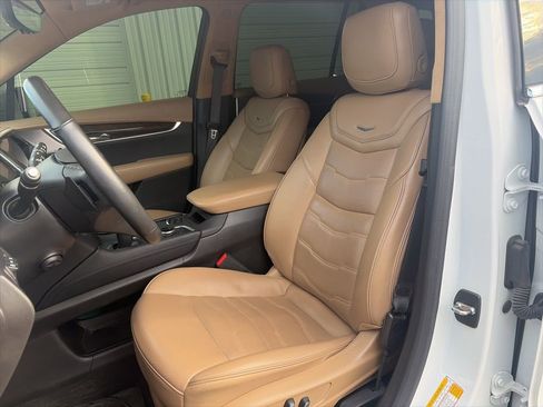 Used 2022 Cadillac XT6 Premium Luxury w/ Platinum Package image 13