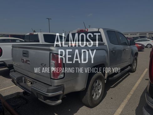 Used 2018 GMC Canyon 2WD Crew Cab w/ Convenience Package image 4