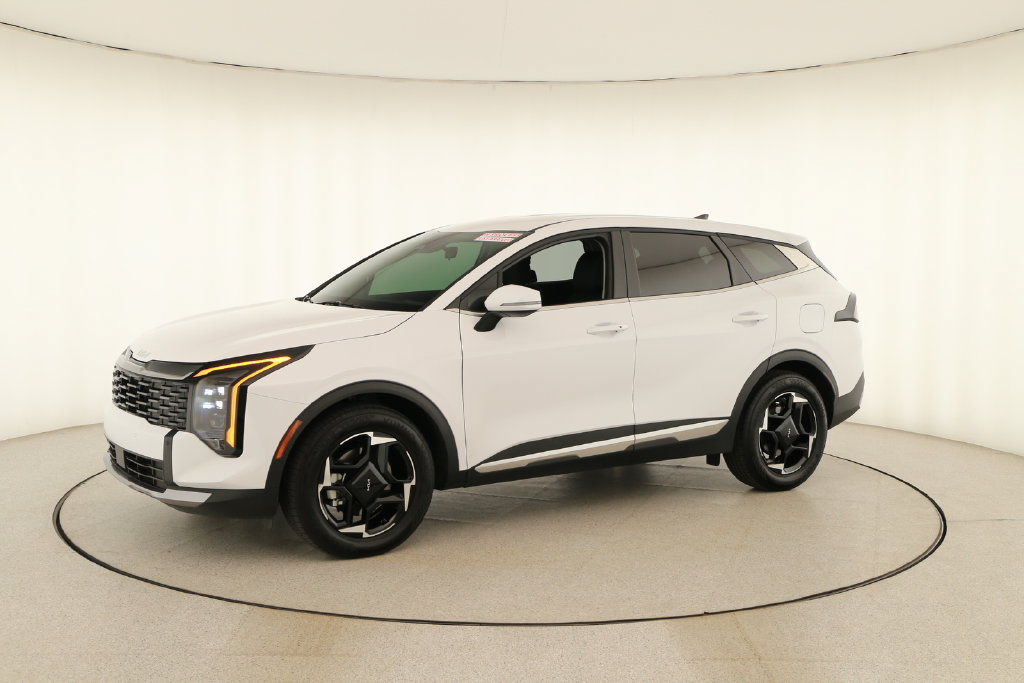 Used 2026 Kia Sportage EX FWD image 13