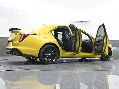 Used 2024 Cadillac CT4 V w/ LPO, ONYX Package image 74