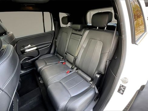Used 2021 Mercedes-Benz GLB 250 4MATIC image 21