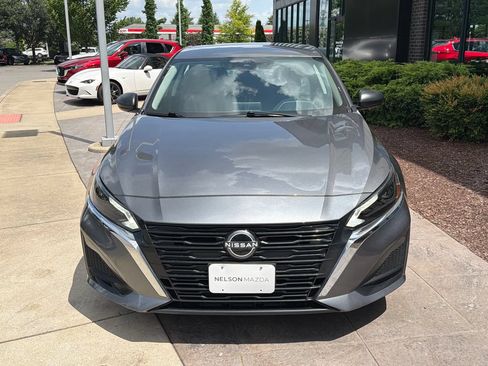 Used 2025 Nissan Altima 2.5 SV FWD image 11