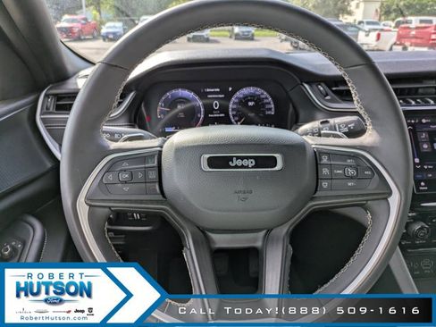 Used 2023 Jeep Grand Cherokee L Laredo image 21