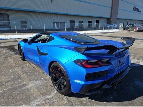 Used 2024 Chevrolet Corvette Z06 image 3