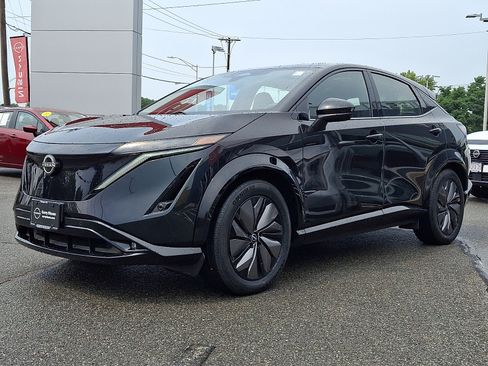 Used 2024 Nissan Ariya AWD image 3