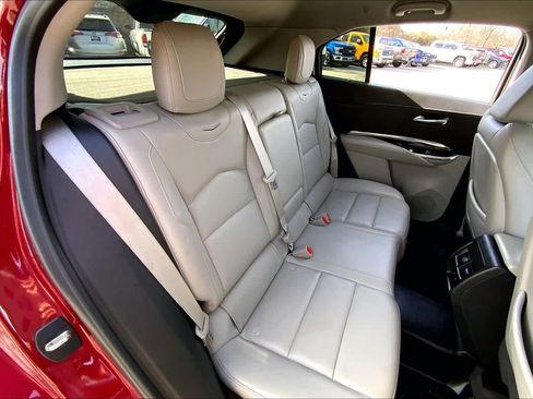 Used 2019 Cadillac XT4 Luxury w/ Cold Weather Package image 19