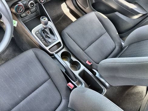 Used 2022 Hyundai Venue SE FWD image 20