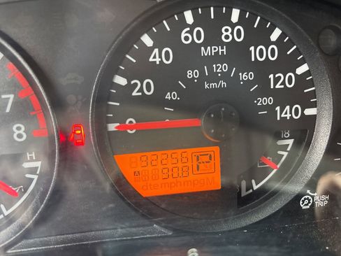 Used 2016 Nissan Frontier SV image 25