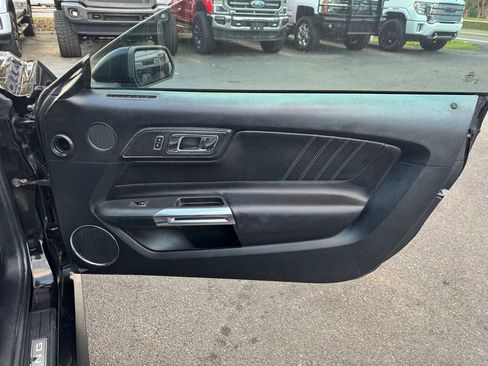 Used 2016 Ford Mustang GT Premium image 11