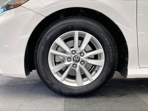 Used 2025 Toyota Camry LE image 8