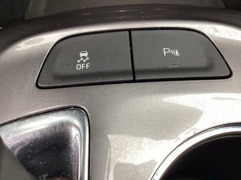 Used 2025 Chevrolet Malibu LT FWD image 34