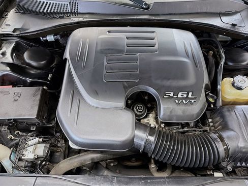 Used 2016 Chrysler 300 S image 31