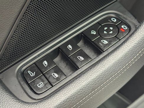 Used 2022 Porsche Panamera 4 AWD/4WD image 18