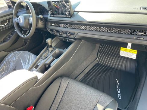 Certified 2025 Honda Accord SE image 13