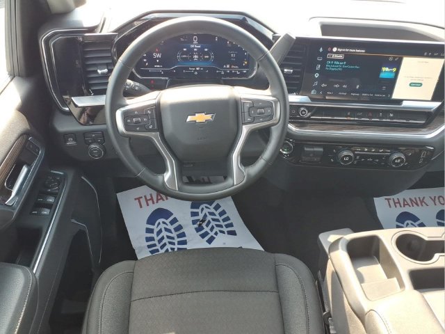 Used 2025 Chevrolet Silverado 2500 LT w/ Convenience Package AWD/4WD image 4