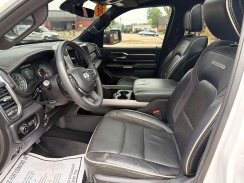 Used 2025 RAM 1500 Laramie w/ Sport Appearance Package AWD/4WD image 9