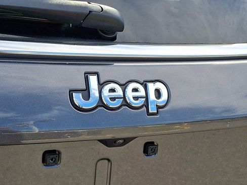 Certified 2022 Jeep Compass Latitude w/ Convenience Group image 30