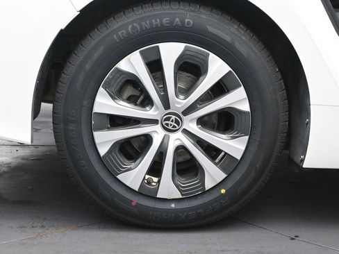 Used 2020 Toyota Prius Prime LE w/ Carpet Mat Package image 26