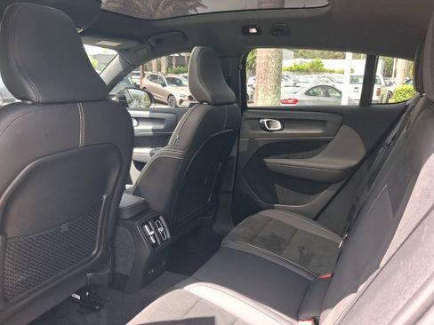 Used 2023 Volvo C40 P8 Recharge Plus AWD/4WD image 7