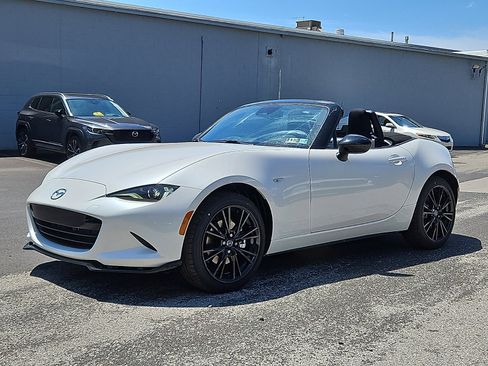 New 2026 MAZDA MX-5 Miata Club RWD image 3