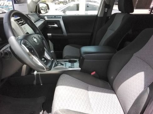Used 2021 Toyota 4Runner SR5 AWD/4WD image 9
