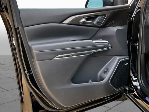 Used 2025 Chevrolet Traverse High Country w/ LPO, Floor Liner Package FWD image 22
