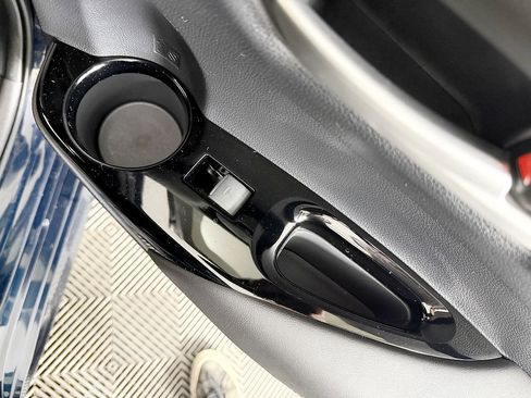 Used 2019 Toyota Corolla SE FWD image 36