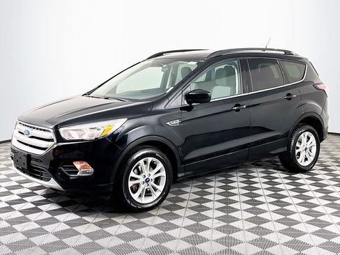 Used 2018 Ford Escape SE image 4