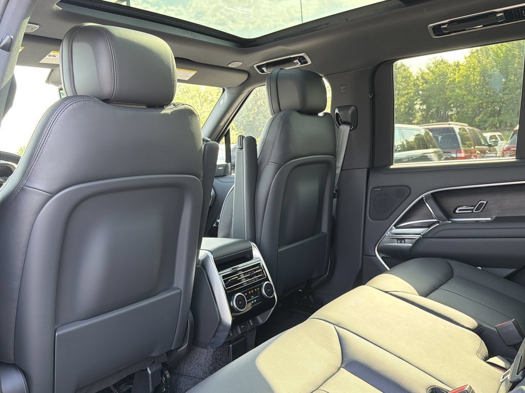 New 2026 Land Rover Range Rover SE AWD/4WD image 11