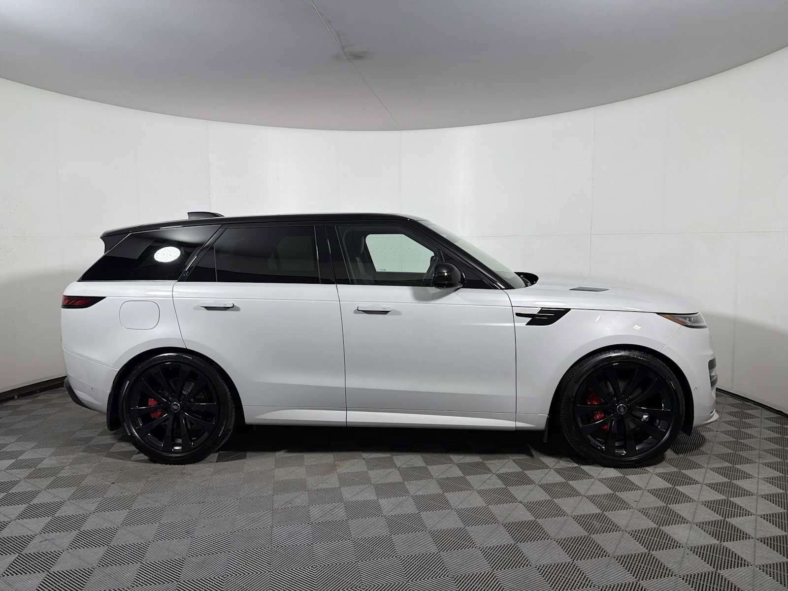 Used 2025 Land Rover Range Rover Sport Dynamic SE AWD/4WD image 7