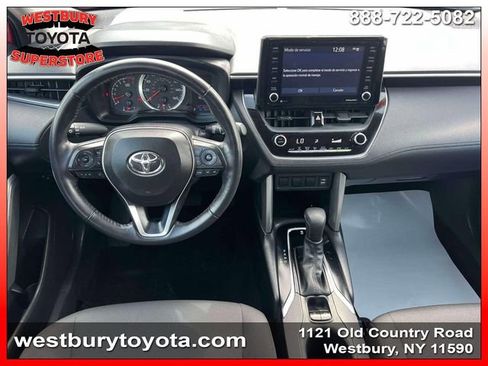 Used 2022 Toyota Corolla Cross LE w/ Moonroof Package image 16