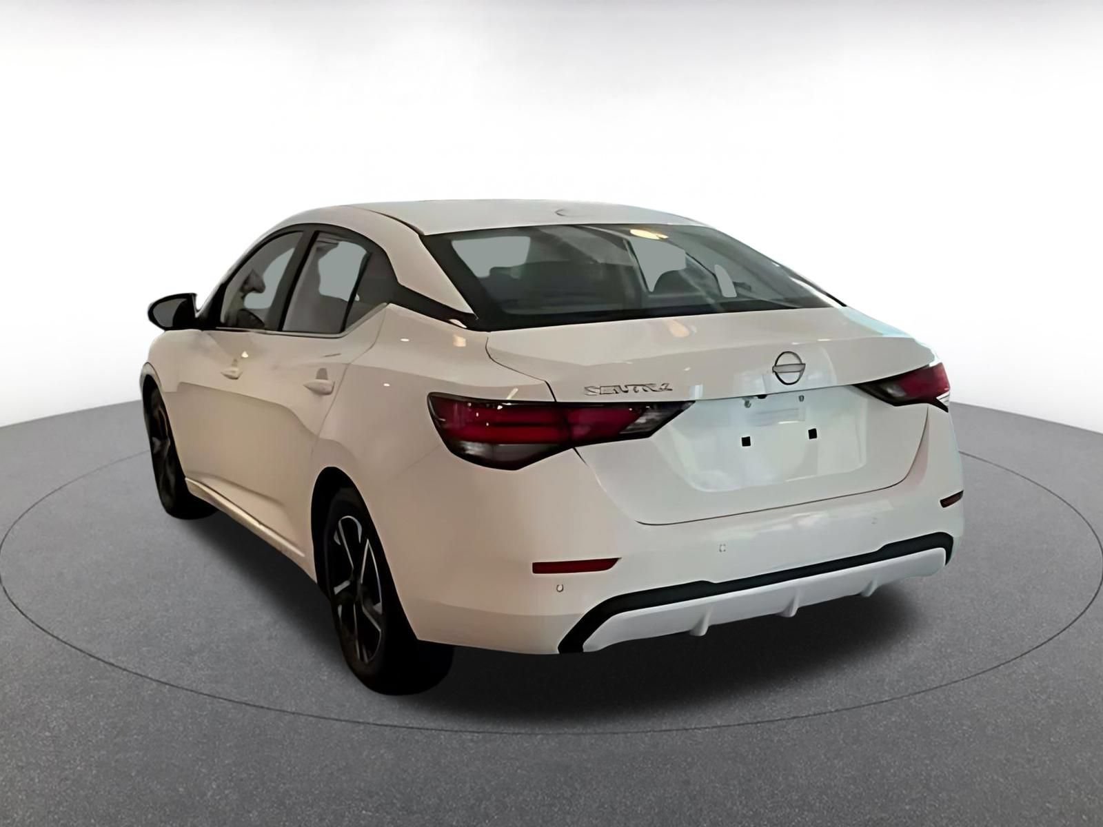 Used 2025 Nissan Sentra SV FWD image 10