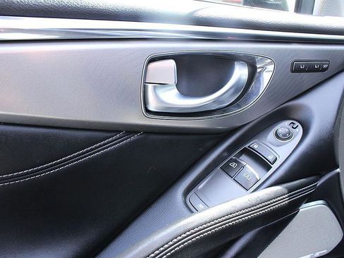 Used 2019 INFINITI Q60 3.0t Luxe w/ Essential Package image 7