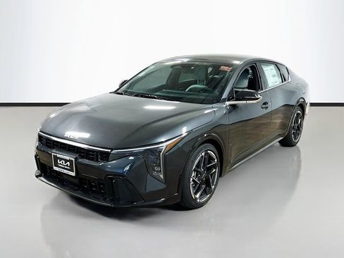 New 2025 Kia K4 GT-Line image 3