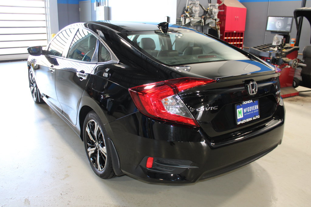 Used 2017 Honda Civic Touring image 22